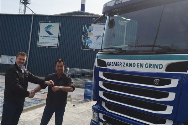 Nieuwe Scania voor transport filterzand.jpg 